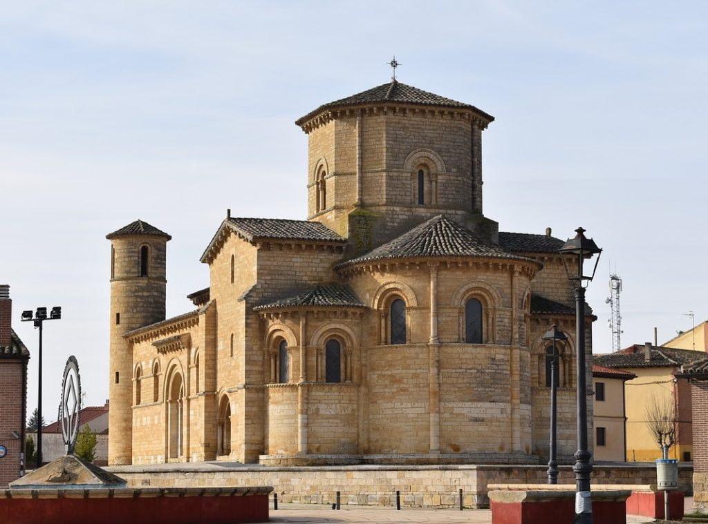 Iglesia de San Martín de Tours en Frómista, una joya del arte románico en Palencia