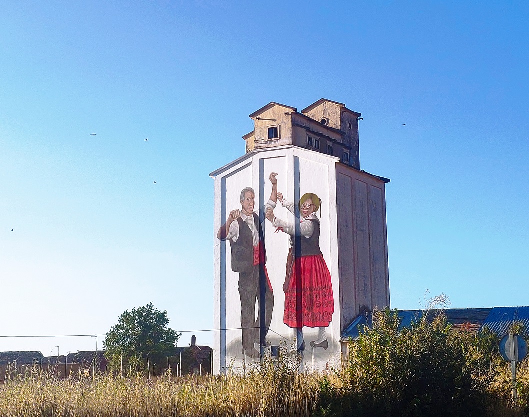 Mural en el silo de Frechilla, en Palencia