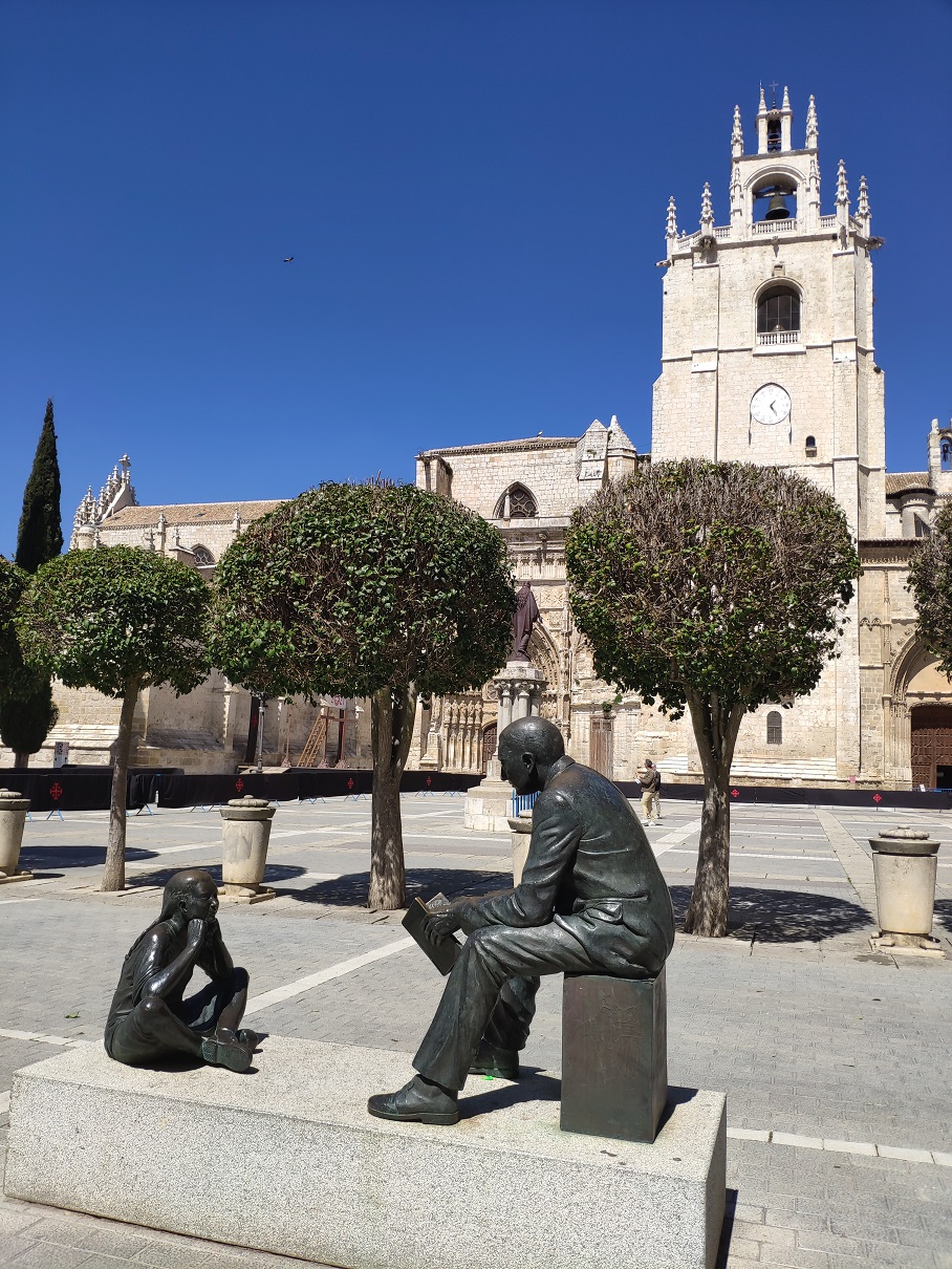 Monumento al maestro, escultura de Rafael Cordero, en Palencia