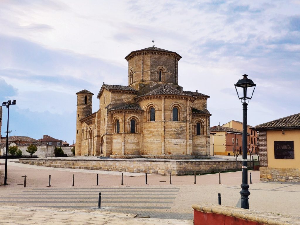 Église de San Martín de Tours, à Frómista, un joyau de l'art roman de Palencia