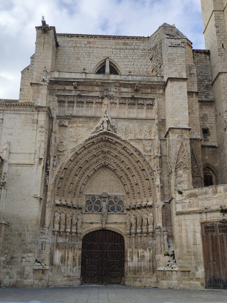 Puerta del Obispo de la Catedral de San Antolín